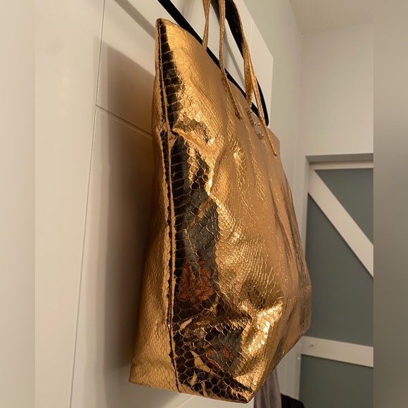 KATE SPADE - Gold Metallic Large Tote - Picture 3 of 7